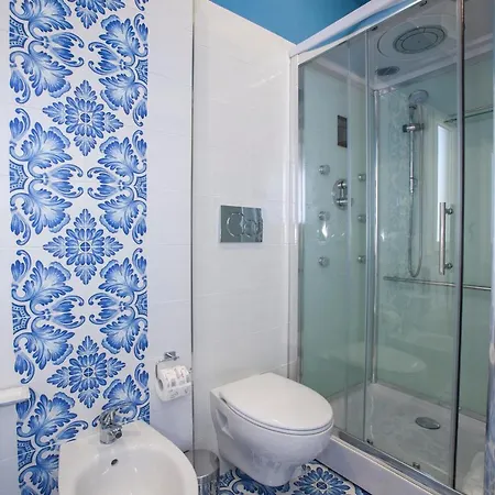 Golfo Delle Sirene לינה וארוחת בוקר 4*